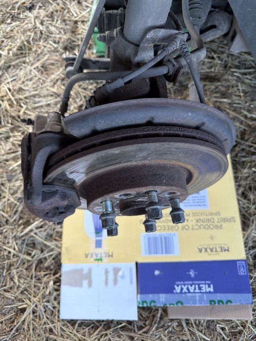 Fuzeta stanga fata Volkswagen golf 5 1.6 FSI BLF