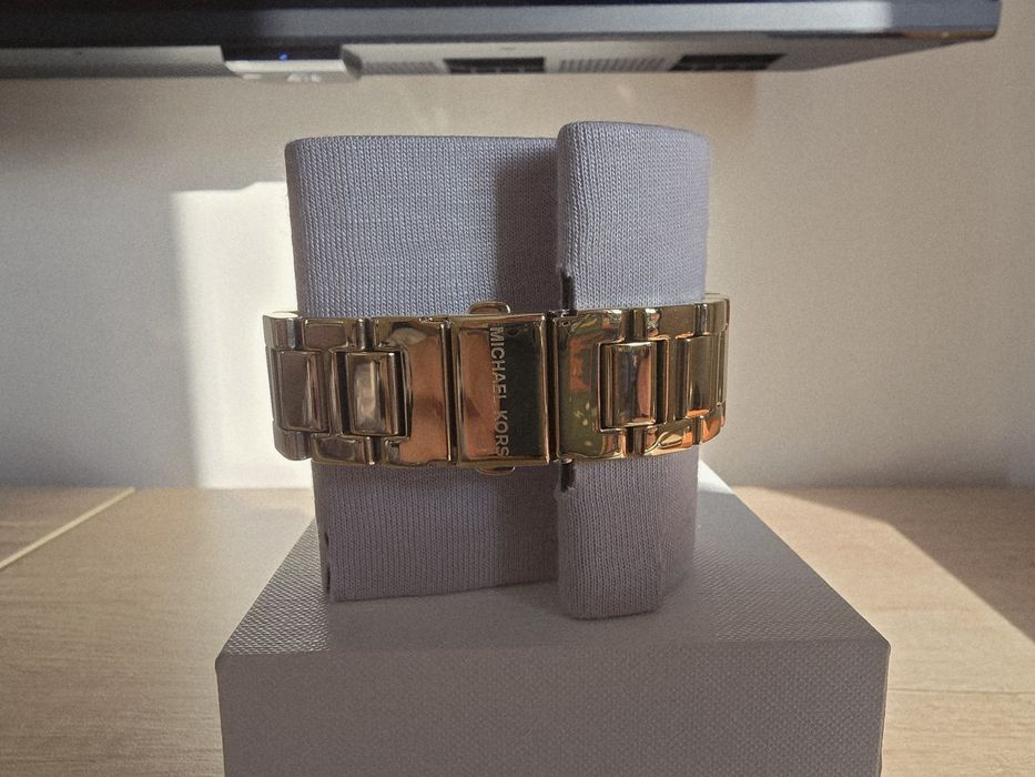 Часовник Michael Kors made in Italy