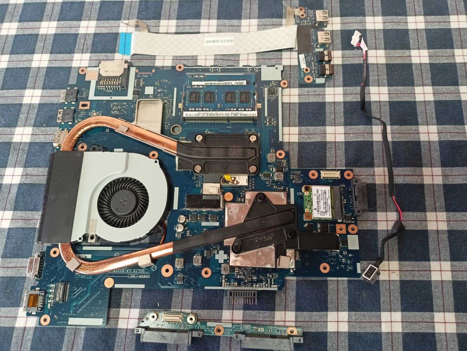 Elemente Asus A75V A75VJ