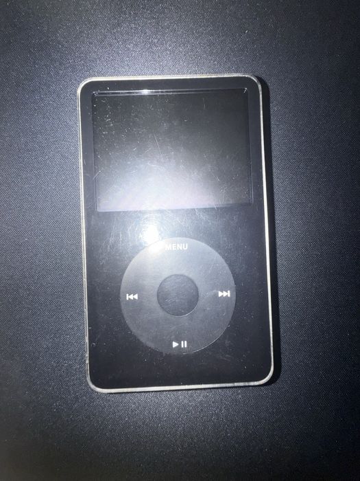 Ipod classic 5th gen 30 gb прекрасно състояние