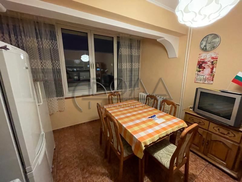 Продава се Тристаен апартамент в София, Надежда 2 - 90 кв.м за 2445 €/кв.м - Снимка #7
