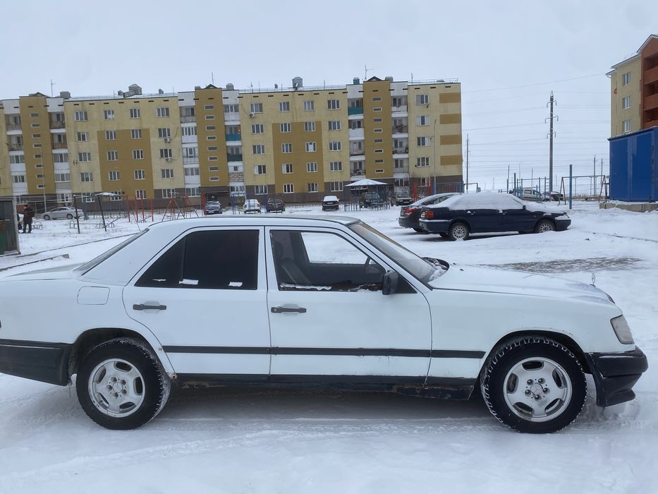 Мерседес 124 е230 до рест