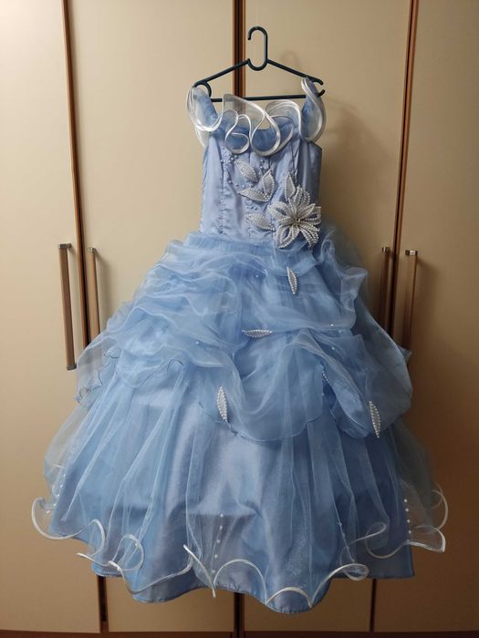 Продам платье для девочки