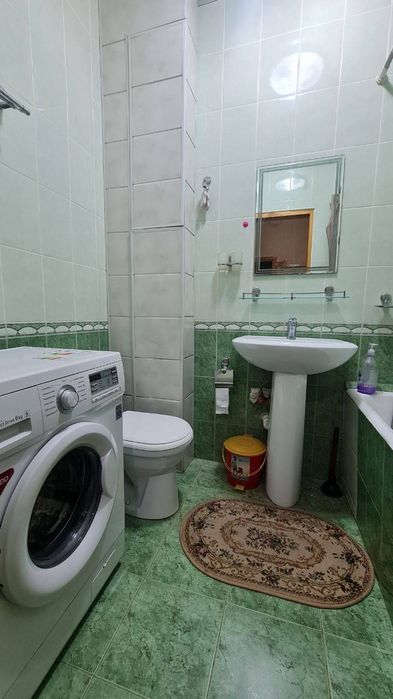 Аренда метро беруни 2.хонали оилага берилади хамма шароити бор