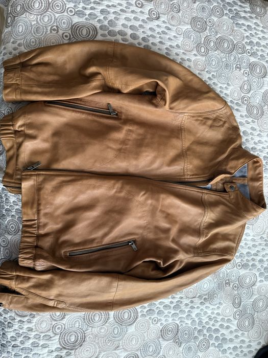 Кожено яке на Massimo Dutti - естесвена кожа