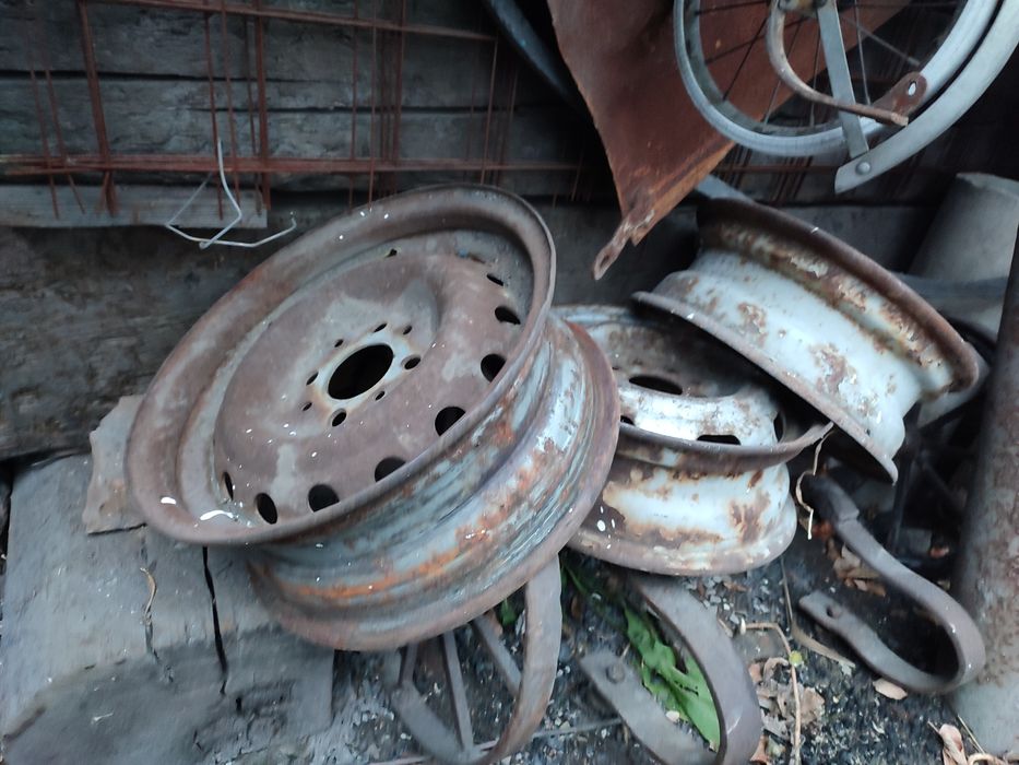 Диски на 13, запчасти на ВАЗ