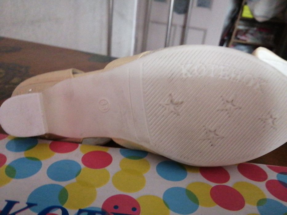 Стильная обувь для девочки