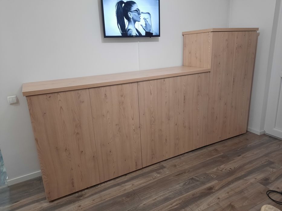 Mobilă la comandă din pal.