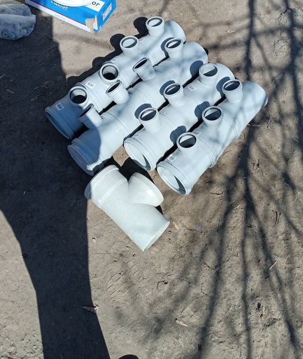Продам тройник канализационный