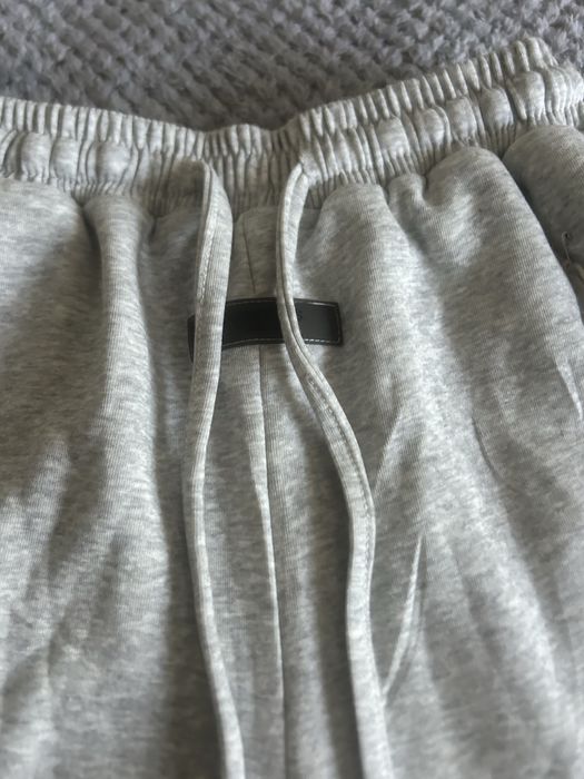 Pantaloni essentals