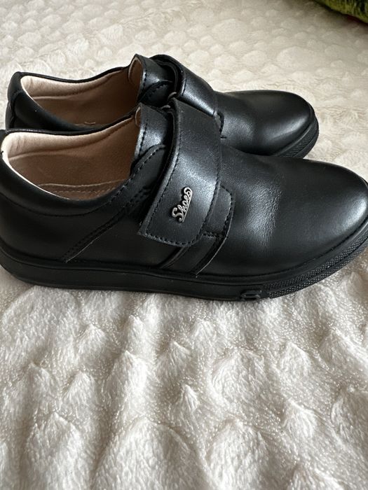 Продам кожаные туфли на мальчика