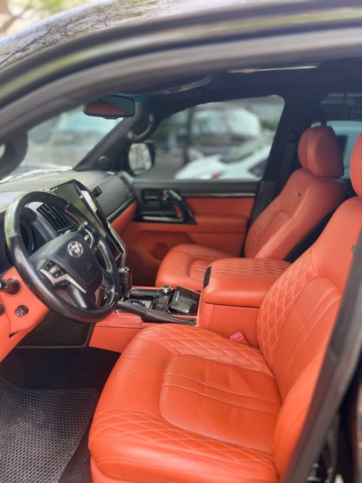 Toyota 200 сотилади