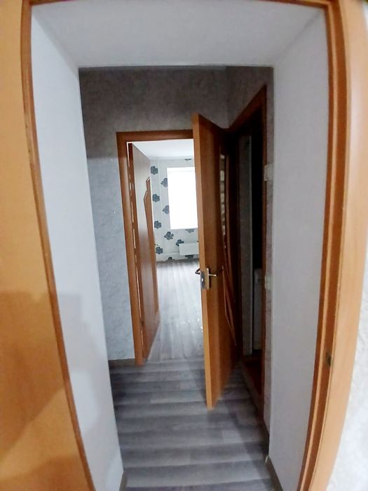 продам 2-х ком. центр 2-этаж