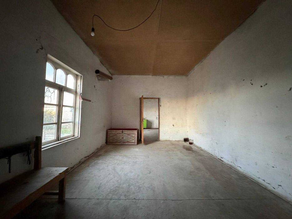 Tayyor 9 so’tiqli hovli sotiladi.