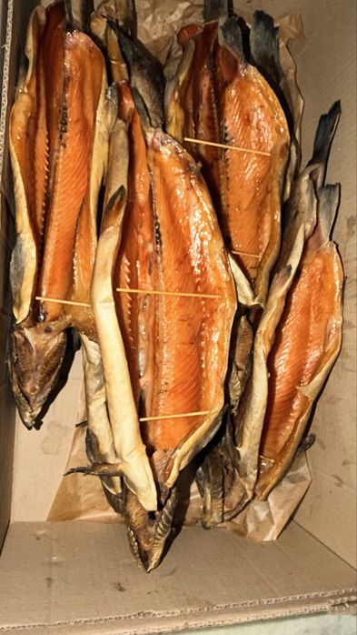Форель копченая