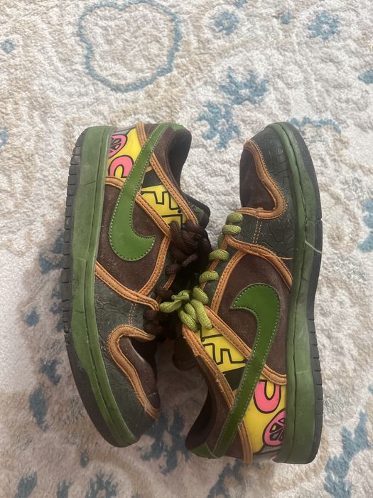 продам кроссовки nike dunk sb low