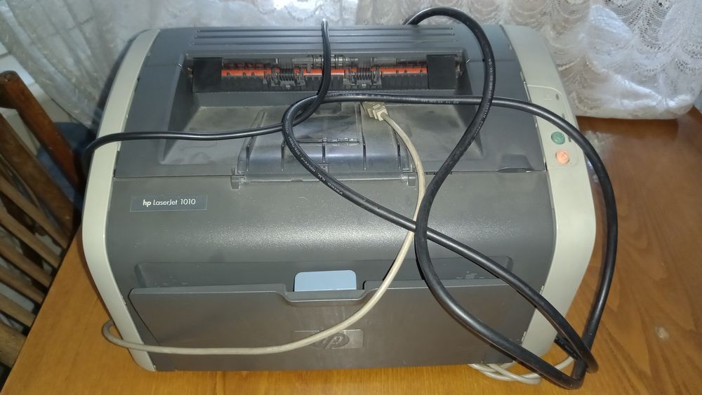 Принтер HP LaserJet 1010
Принтер