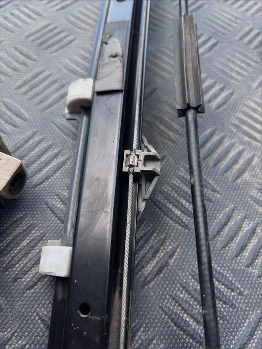 Задний правый стеклоподьемник бмв е39