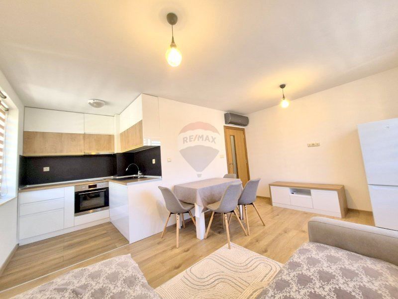 Дава се под наем Двустаен апартамент в Варна, Победа - 59 кв.м за 510 € - Снимка #1