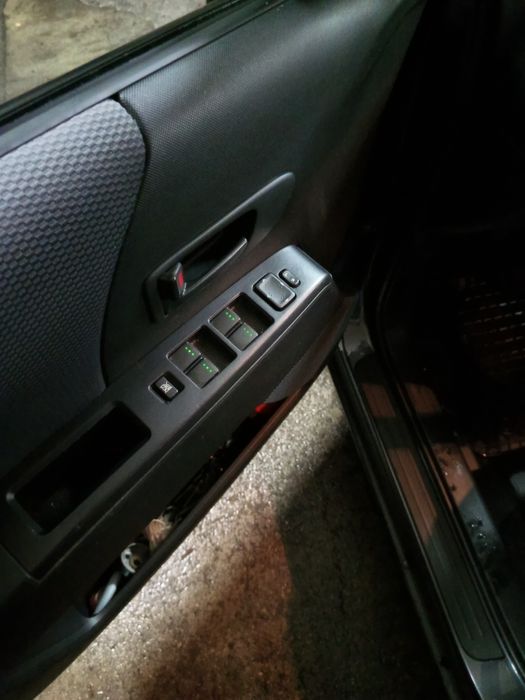 Продавам Мазда 5