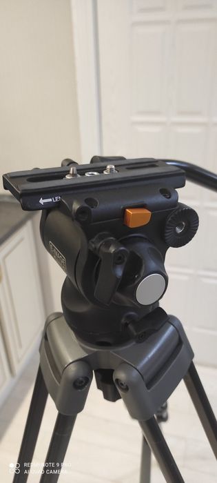 Продам штатив профессиональный