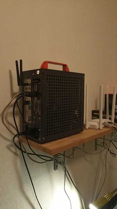 Компактный SFF компьютер для игр, работы и путешествий