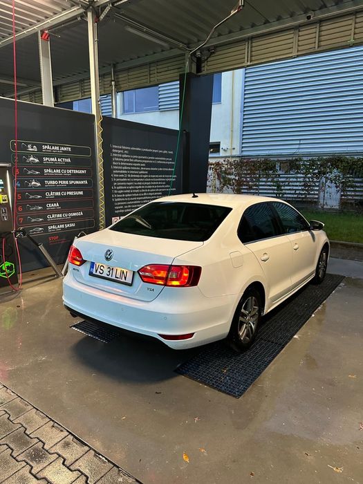 VOLKSWAGEN Jetta 2012 — imagine 4