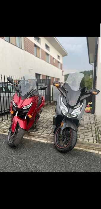 Vand YAMAHA X Max 125  Tech Max din 2020 (Se conduce cu categoria B) s