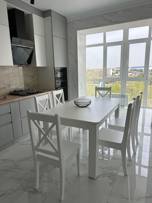 Продам стол с стульями