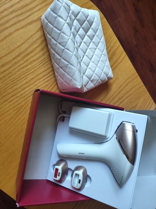 Фотоепилатор Philips Lumea IPL 9000
