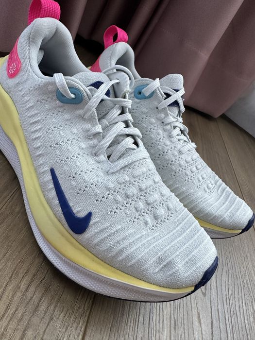 Дамски обувки на Nike