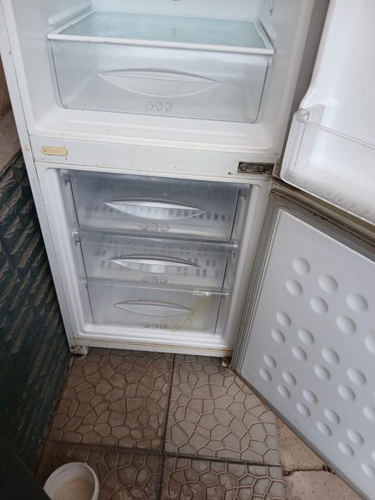 Холодильник LG в очень хорошем состоянии