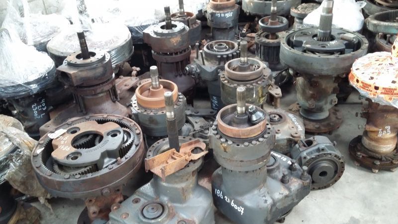 Dezmembrez tractoare Fendt