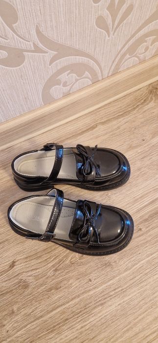 Обувки за момиченце 32 номер