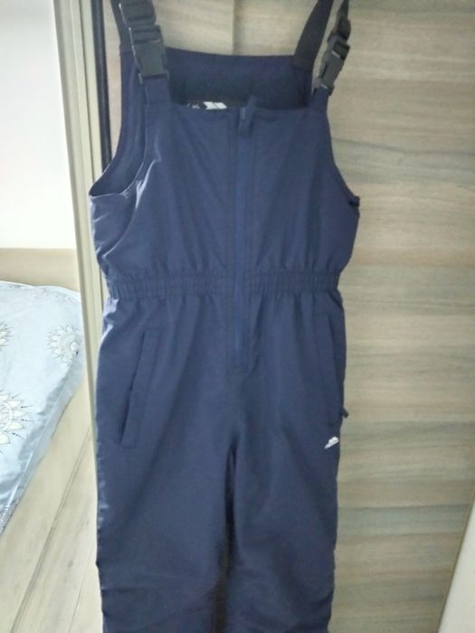 Costum ski copii 9-10 ani, stare foarte bună, aproape ca nou.