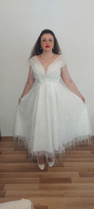 Rochie de mireasă cu pene