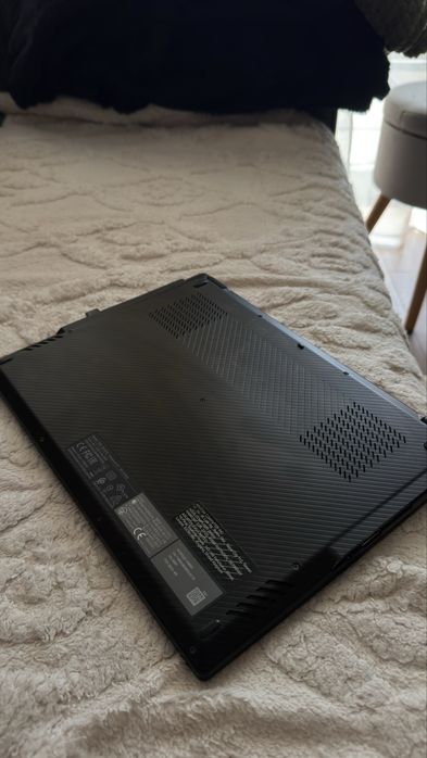 Asus ROG Flow X13 Ryzen 7 5800HS / RTX 3050 Ti / 16GB RAM / 1TB SSD