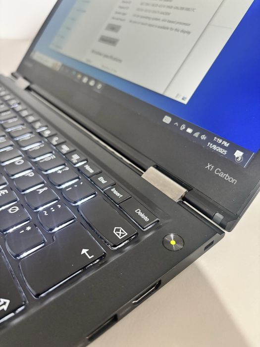 Lenovo X1 Carbon• i7-6600U• 8gb ram• 256gb• bateria 3-4 ore
