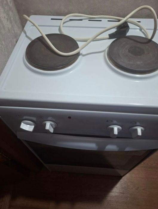 Продам электро плита бу