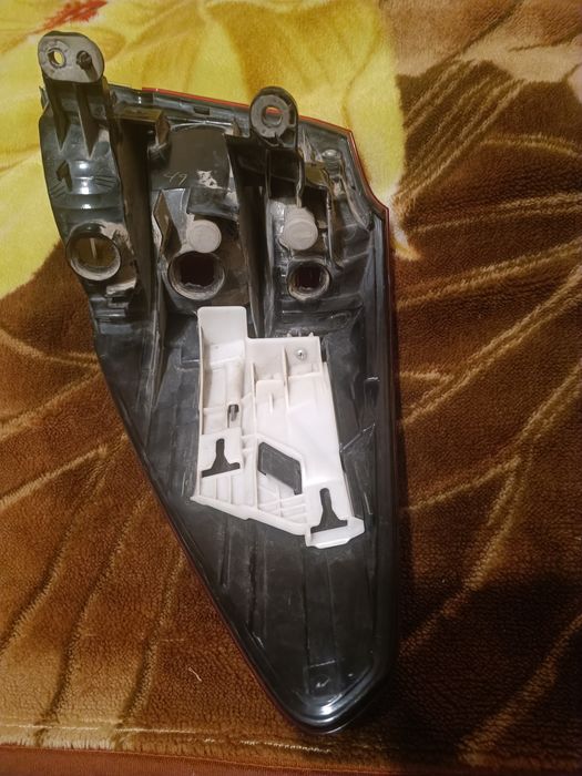 Продам фару на Subaru