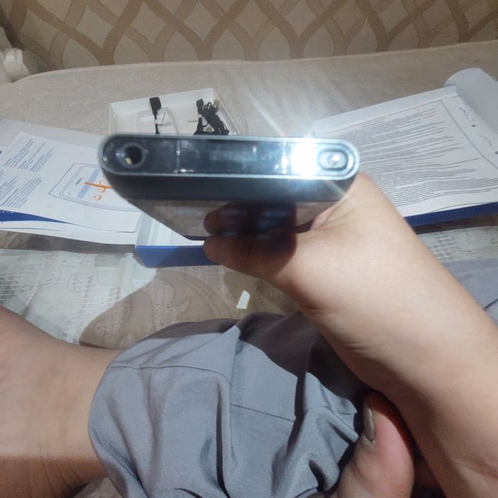 продам оригинальный нокия н8