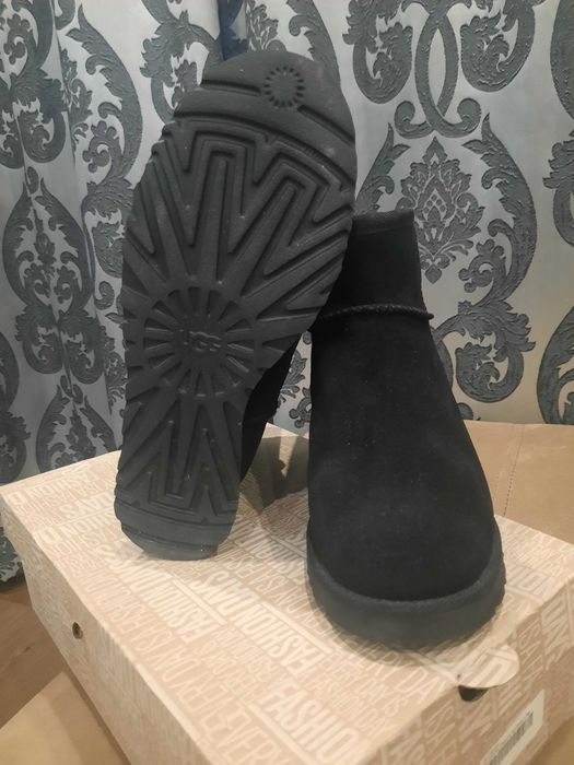 Оригинални дамски боти UGG