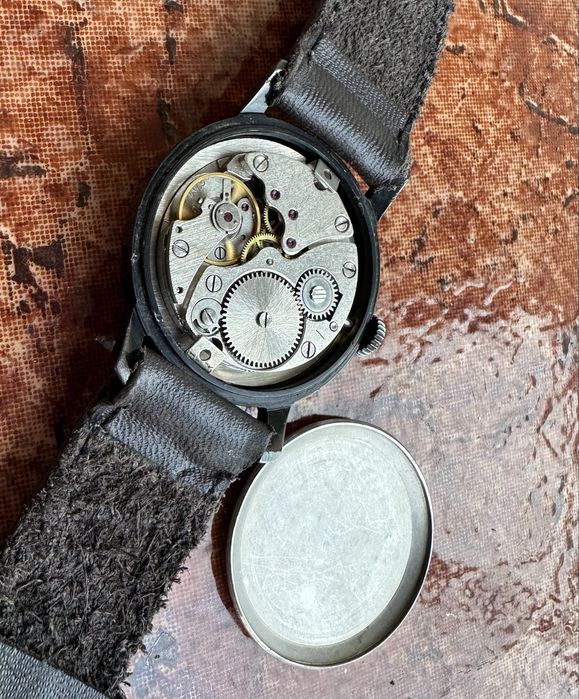 Руски механичен рьчен часовник Победа,направен 92-7 години