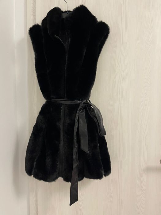 Vesta blana artificiala noua