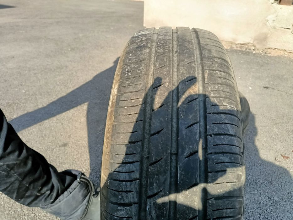 Продам летние шины 2 шт