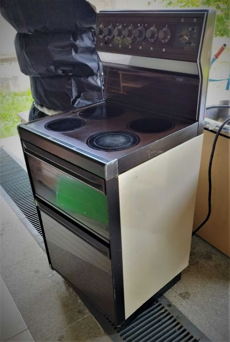 Английска печка с 2 фурни и керамичен плот - Свободно стояща печка