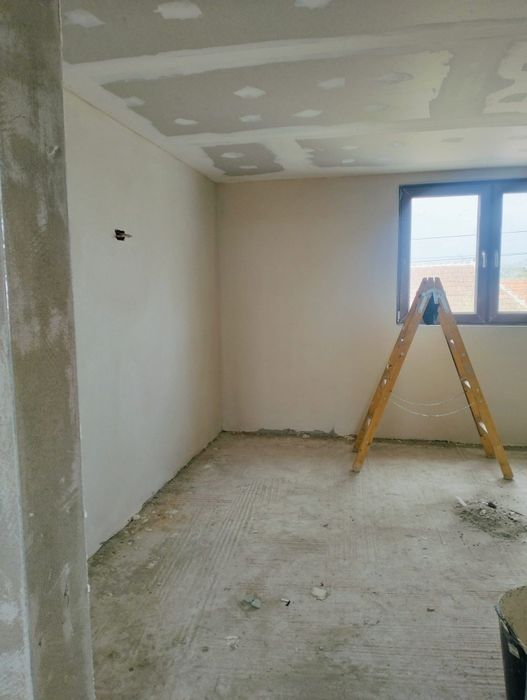 Tencuiala mecanizata