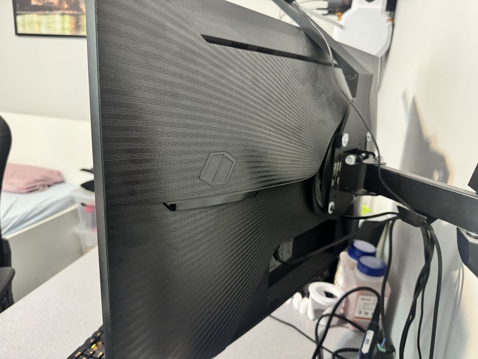 Monitor 4K LED IPS Samsung 32” impecabil, garantie 04.2026