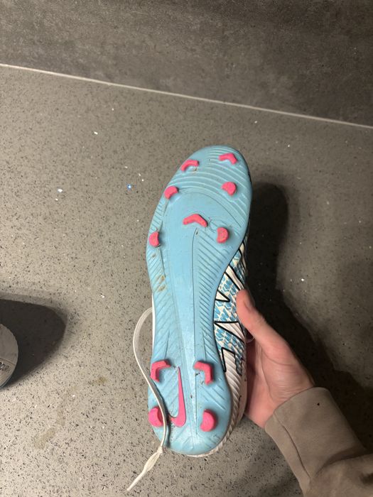 Футболни обувки nike 43 номер