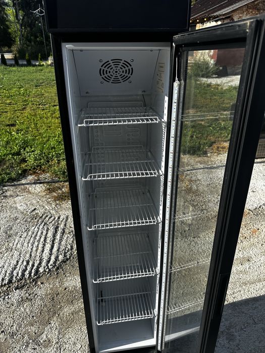 Слим хладилна витрина